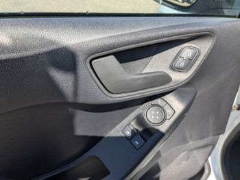 Photo 9 du bon plan FORD Fiesta 1.0 Flexifuel 95ch Cool & Connect 5p occasion à 15501 €