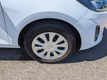 Photo 21 du bon plan FORD Fiesta 1.0 Flexifuel 95ch Cool & Connect 5p occasion à 15501 €