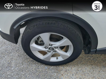 Photo 16 du bon plan TOYOTA C-HR 122h Dynamic Business 2WD E-CVT RC18 occasion à 16990 €