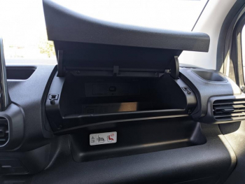 Photo 11 du bon plan PEUGEOT Partner XL 950kg BlueHDi 130ch S&S EAT8 Pack Premium Connect occasion à 25290 €