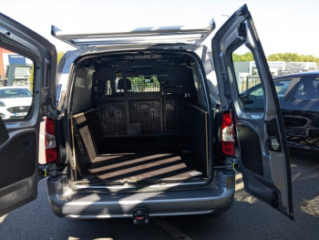 Photo 23 du bon plan PEUGEOT Partner XL 950kg BlueHDi 130ch S&S EAT8 Pack Premium Connect occasion à 25290 €