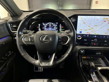Photo 10 du bon plan LEXUS NX 450h+ F SPORT Executive 4WD occasion à 49990 €