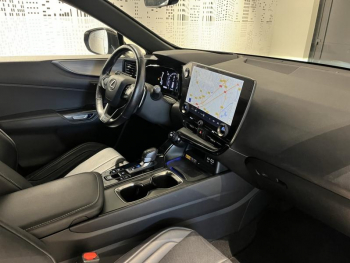 Photo 12 du bon plan LEXUS NX 450h+ F SPORT Executive 4WD occasion à 49990 €