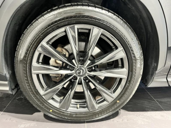 Photo 18 du bon plan LEXUS NX 450h+ F SPORT Executive 4WD occasion à 49990 €