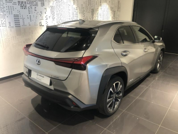 Photo 4 du bon plan LEXUS UX 250h 2WD Premium Edition MY22 occasion à 23900 €