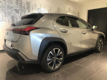 Photo 6 du bon plan LEXUS UX 250h 2WD Premium Edition MY22 occasion à 23900 €