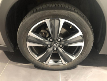 Photo 7 du bon plan LEXUS UX 250h 2WD Premium Edition MY22 occasion à 23900 €