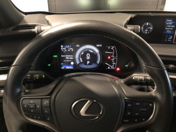 Photo 12 du bon plan LEXUS UX 250h 2WD Premium Edition MY22 occasion à 23900 €