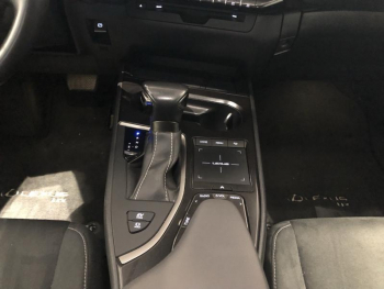 Photo 14 du bon plan LEXUS UX 250h 2WD Premium Edition MY22 occasion à 23900 €