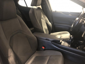 Photo 15 du bon plan LEXUS UX 250h 2WD Premium Edition MY22 occasion à 23900 €