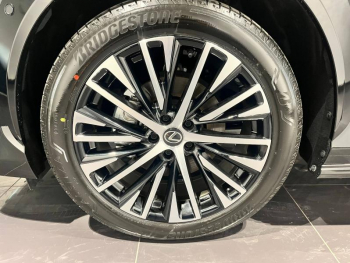 Photo 8 du bon plan LEXUS RZ 450e Executive occasion à 45890 €