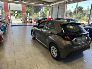 Photo 3 du bon plan TOYOTA Yaris 116h Dynamic Business 5p + Programme Beyond Zero Academy MY22 occasion à 19980 €