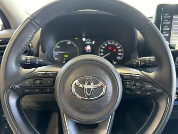 Photo 15 du bon plan TOYOTA Yaris 116h Dynamic Business 5p + Programme Beyond Zero Academy MY22 occasion à 19980 €