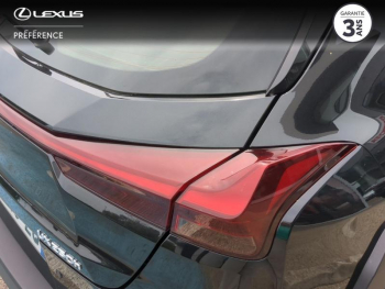 Photo 20 du bon plan LEXUS UX 250h Pack Business 2WD occasion à 26900 €