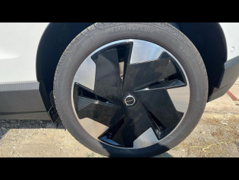 Photo 15 du bon plan VOLVO EX30 Single Extended Range 272ch Ultra occasion à 34990 €