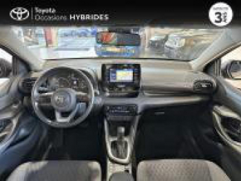 Photo 12 du bon plan TOYOTA Yaris 116h Dynamic Business 5p + Programme Beyond Zero Academy MY22 occasion à 19980 €