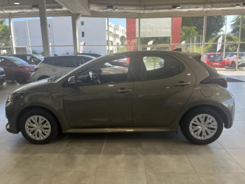 Photo 7 du bon plan TOYOTA Yaris 116h Dynamic Business 5p + Programme Beyond Zero Academy MY22 occasion à 19980 €