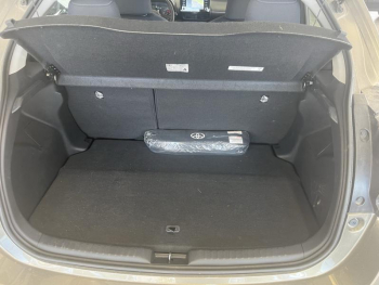 Photo 13 du bon plan TOYOTA Yaris 116h Dynamic Business 5p + Programme Beyond Zero Academy MY22 occasion à 19980 €