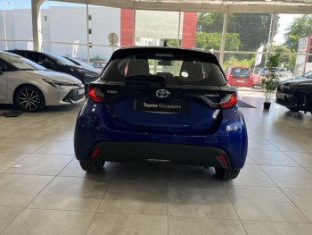 Photo 3 du bon plan TOYOTA Yaris 116h Dynamic Business 5p + Programme Beyond Zero Academy MY22 occasion à 19990 €
