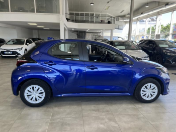 Photo 7 du bon plan TOYOTA Yaris 116h Dynamic Business 5p + Programme Beyond Zero Academy MY22 occasion à 19990 €