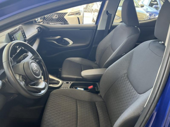 Photo 15 du bon plan TOYOTA Yaris 116h Dynamic Business 5p + Programme Beyond Zero Academy MY22 occasion à 19990 €