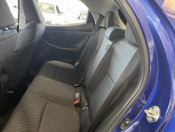 Photo 16 du bon plan TOYOTA Yaris 116h Dynamic Business 5p + Programme Beyond Zero Academy MY22 occasion à 19990 €