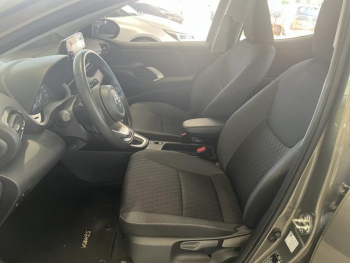 Photo 11 du bon plan TOYOTA Yaris 116h Dynamic Business 5p + Programme Beyond Zero Academy MY22 occasion à 19990 €
