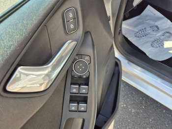 Photo 8 du bon plan FORD Fiesta 1.0 EcoBoost 95ch Titanium 5p occasion à 13900 €