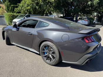 Photo 9 du bon plan FORD Mustang Fastback 5.0 V8 453ch Dark Horse BVA10 occasion à 119900 €