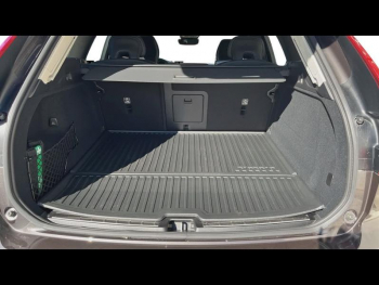 Photo 12 du bon plan VOLVO XC60 T6 Hybride Rechargeable 253 + 145ch Plus Style Dark Geartronic 8 AWD occasion à 69990 €