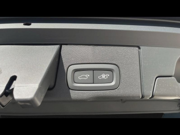 Photo 13 du bon plan VOLVO XC60 T6 Hybride Rechargeable 253 + 145ch Plus Style Dark Geartronic 8 AWD occasion à 69990 €