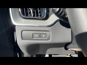 Photo 16 du bon plan VOLVO XC60 T6 Hybride Rechargeable 253 + 145ch Plus Style Dark Geartronic 8 AWD occasion à 69990 €