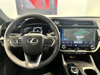 Photo 14 du bon plan LEXUS RZ 450e Luxe occasion à 43900 €