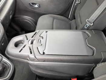 Photo 5 du bon plan RENAULT Trafic Fg VUL L1H1 1200 2.0 dCi 145ch Energy Grand Confort E6 occasion à 18490 €