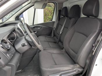 Photo 17 du bon plan RENAULT Trafic Fg VUL L1H1 1200 2.0 dCi 145ch Energy Grand Confort E6 occasion à 18490 €