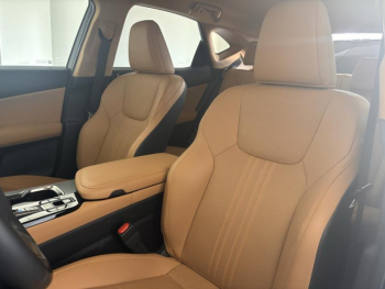 Photo 11 du bon plan LEXUS NX 450h+ Luxe 4WD occasion à 52900 €