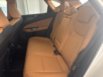 Photo 12 du bon plan LEXUS NX 450h+ Luxe 4WD occasion à 52900 €