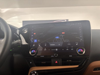 Photo 16 du bon plan LEXUS NX 450h+ Luxe 4WD occasion à 52900 €