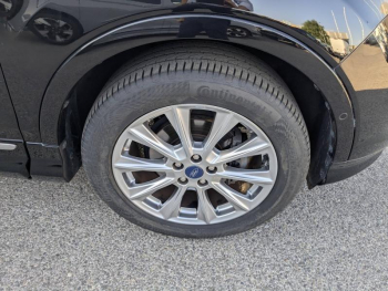 Photo 21 du bon plan FORD Kuga 1.5 Flexifuel-E85 150ch S&S Vignale occasion à 20401 €