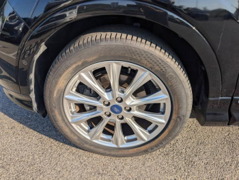 Photo 23 du bon plan FORD Kuga 1.5 Flexifuel-E85 150ch S&S Vignale occasion à 20401 €