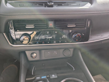 Photo 14 du bon plan NISSAN X-Trail e-4orce 213ch Tekna 7 places occasion à 37590 €