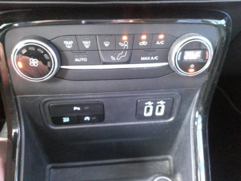 Photo 11 du bon plan FORD EcoSport 1.0 EcoBoost 125ch Titanium Business Euro6.2 occasion à 12900 €