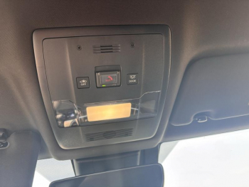 Photo 19 du bon plan LEXUS UX 250h 2WD Premium Edition MY21 occasion à 24990 €