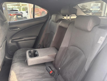 Photo 22 du bon plan LEXUS UX 250h 2WD Premium Edition MY21 occasion à 24990 €