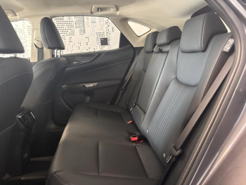 Photo 8 du bon plan LEXUS NX 450h+ Luxe 4WD occasion à 53990 €