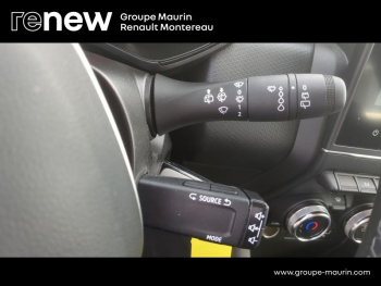 Photo 26 du bon plan RENAULT Clio 1.6 E-Tech 140ch Zen -21 occasion à 16490 €
