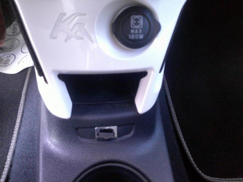 Photo 5 du bon plan FORD Ka 1.2 69ch Stop&Start White Edition occasion à 7590 €