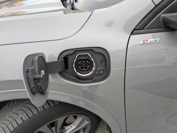 Photo 6 du bon plan FORD Kuga 2.5 Duratec 225ch PowerSplit PHEV ST-Line Business eCVT occasion à 21990 €
