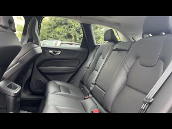 Photo 6 du bon plan VOLVO XC60 T6 Hybride Rechargeable 253 + 145ch Plus Style Dark Geartronic 8 AWD occasion à 52900 €