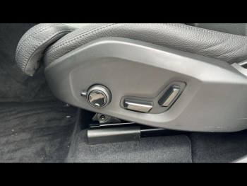 Photo 9 du bon plan VOLVO XC60 T6 Hybride Rechargeable 253 + 145ch Plus Style Dark Geartronic 8 AWD occasion à 52900 €